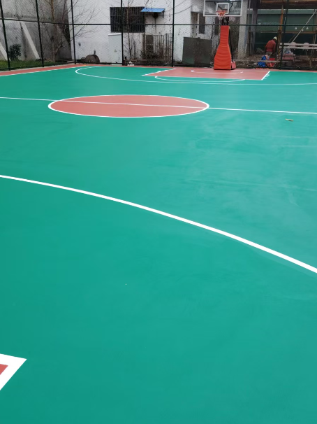 芦溪 球场长期使用易出现地面开裂